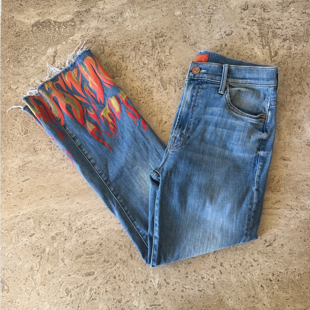 MOTHER The Insider Crop Fray Liar Liar Flame Jeans - Picture 3 of 13